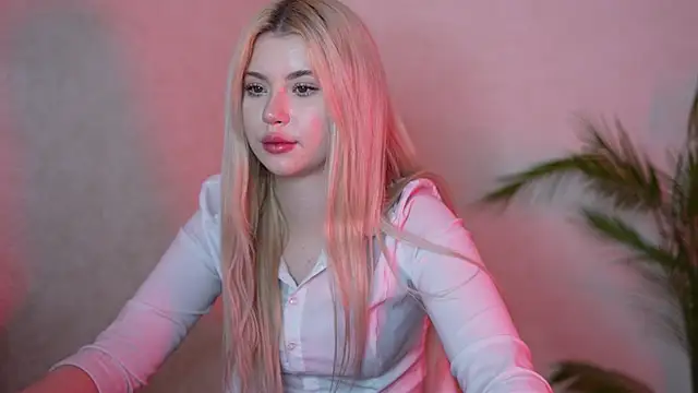 Snapshot of AshleyNikoo chatting on October 2025 04:19:01 PM AshleyNikoo online show from October 2025 04:19:01 PM