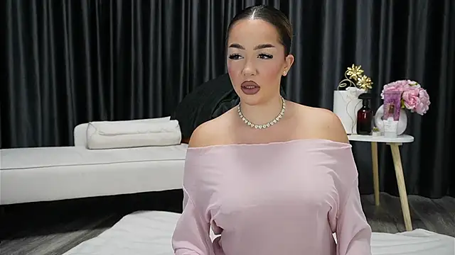 xJuliaax online show from October 2025 06:07:02 PM