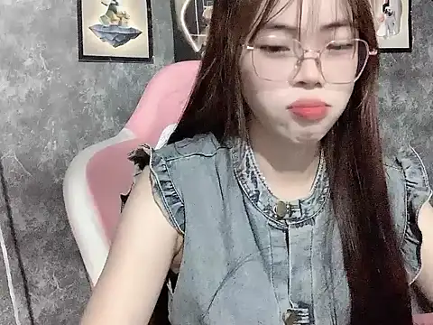 Snapshot of Ellie039 chatting on October 2025 04:14:02 PM Ellie039 online show from October 2025 04:14:02 PM