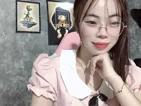 Snapshot of Ellie039 chatting on October 2025 10:35:02 AM Ellie039 online show from October 2025 10:35:02 AM