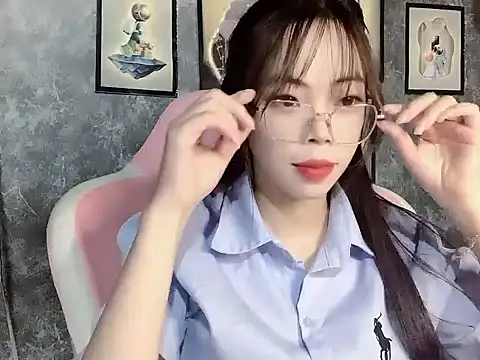 Snapshot of Ellie039 chatting on October 2025 04:30:02 PM Ellie039 online show from October 2025 04:30:02 PM