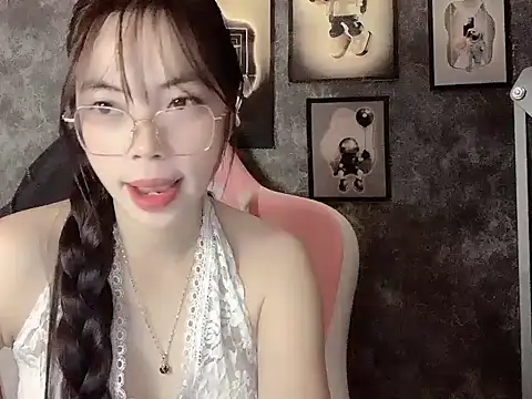 Snapshot of Ellie039 chatting on October 2025 02:48:02 AM Ellie039 online show from October 2025 02:48:02 AM