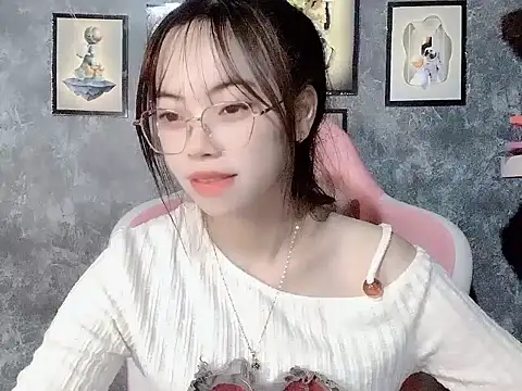 Snapshot of Ellie039 chatting on October 2025 10:11:02 PM Ellie039 online show from October 2025 10:11:02 PM