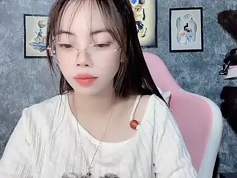 Snapshot of Ellie039 chatting on November 2025 04:41:01 PM Ellie039 online show from November 2025 04:41:01 PM