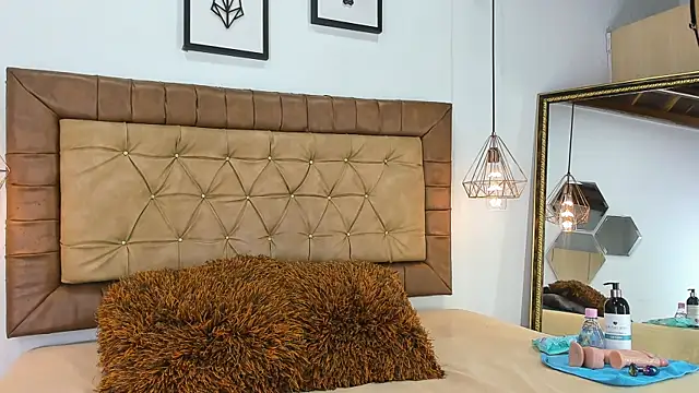 hannarose1208 online show from October 2025 01:20:01 PM