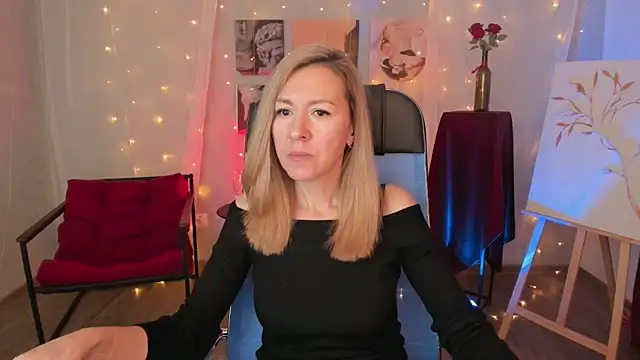 Snapshot of DonnaSmitth chatting on February 2026 06:37:02 PM DonnaSmitth online show from February 2026 06:37:02 PM