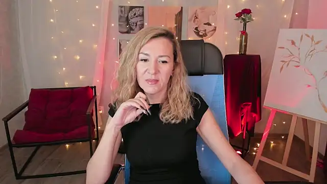 Snapshot of DonnaSmitth chatting on February 2026 02:28:01 PM DonnaSmitth online show from February 2026 02:28:01 PM