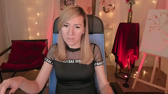 Snapshot of DonnaSmitth chatting on March 2026 07:09:01 PM DonnaSmitth online show from March 2026 07:09:01 PM