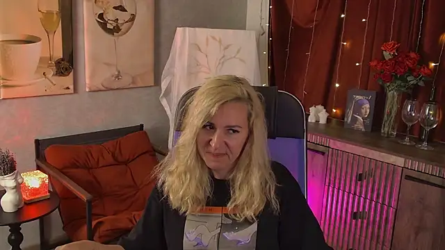 DonnaSmitth online show from June 2026 05:12:01 AM