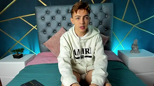 Snapshot of Lian_Miller1_ chatting on October 2025 12:27:02 PM Lian Miller1 online show from October 2025 12:27:02 PM