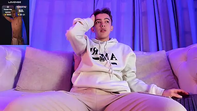 Lian Miller1  online show from December 2025 12:31:02 PM