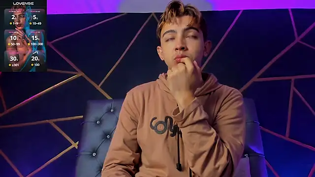 Lian Miller1  online show from January 2026 12:32:01 PM