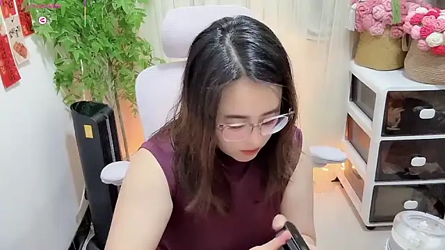 NEWONETO online show from May 2026 11:15:01 AM
