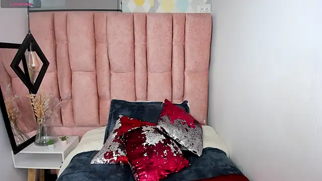 Issa Milf   online show from May 2026 01:19:01 PM