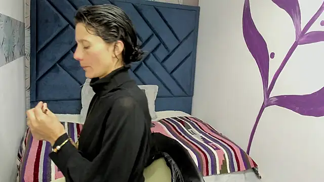 Valery More   online show from November 2025 12:17:01 PM