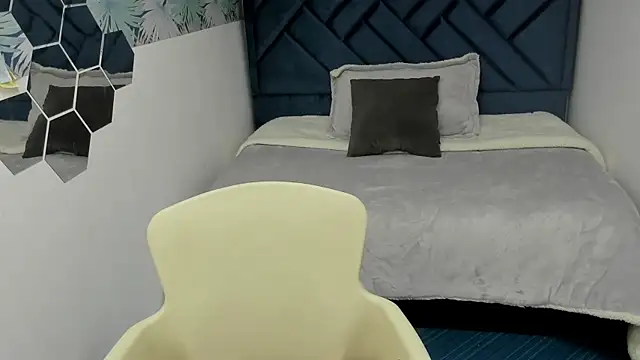 Valery More   online show from November 2025 12:19:02 PM