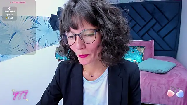 Valery More   online show from April 2026 05:30:01 PM