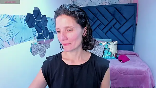Valery More   online show from May 2026 01:16:01 PM