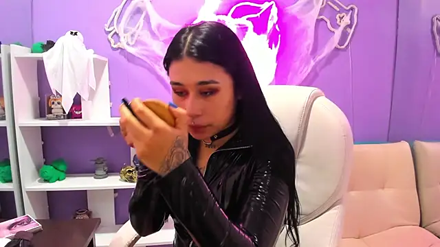 Snapshot of SusanVilla chatting on October 2025 02:56:02 PM SusanVilla online show from October 2025 02:56:02 PM