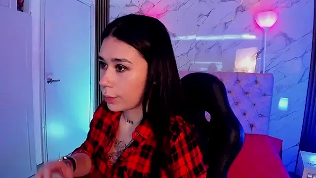 Snapshot of SusanVilla chatting on December 2025 02:58:02 PM SusanVilla online show from December 2025 02:58:02 PM