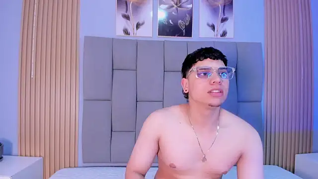 Kandyfrees  online show from January 2026 11:25:01 AM