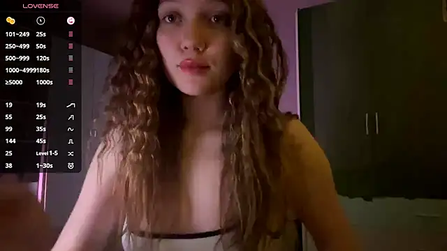 EmiIyKitty online show from January 2026 04:45:02 PM