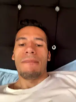 Snapshot of wiland_hot23 chatting on November 2025 06:09:02 PM wiland hot23 online show from November 2025 06:09:02 PM