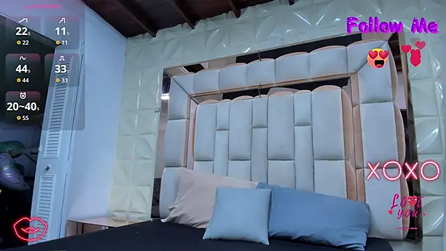 violet milleer online show from October 2025 12:13:02 PM