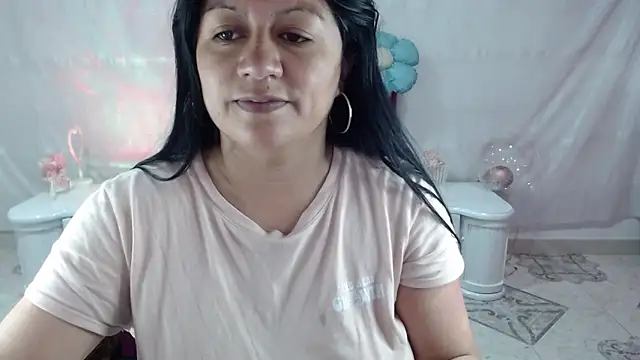 SaharaJohson online show from November 2025 06:34:02 AM