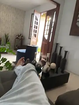 Snapshot of MCLZK chatting on November 2025 06:17:01 PM MCLZK online show from November 2025 06:17:01 PM