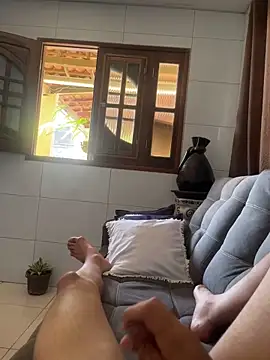 Snapshot of MCLZK chatting on November 2025 06:07:02 PM MCLZK online show from November 2025 06:07:02 PM