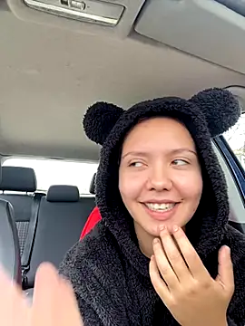 Snapshot of CamillaHessel chatting on November 2025 01:00:02 PM CamillaHessel online show from November 2025 01:00:02 PM