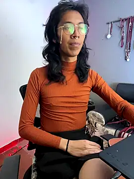 MadamLeRouge online show from November 2025 11:30:01 PM