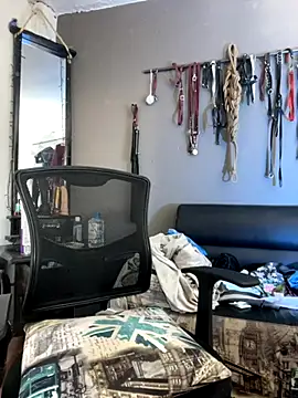 MadamLeRouge online show from December 2025 02:15:01 PM