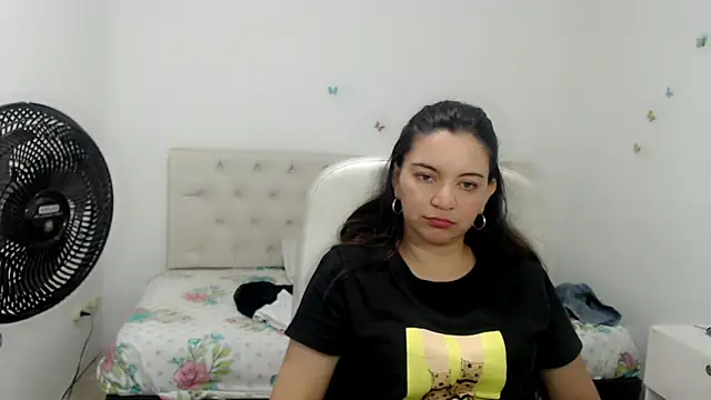 astrolover  online show from January 2026 01:33:01 AM