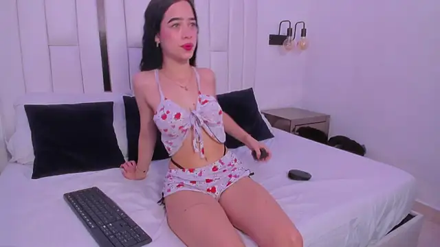 georgina kloss online show from November 2025 01:22:01 PM