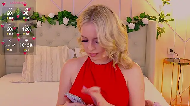 Snapshot of EllyLinn chatting on April 2026 05:08:02 PM EllyLinn online show from April 2026 05:08:02 PM
