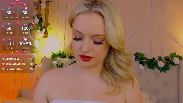 Snapshot of EllyLinn chatting on April 2026 07:07:02 PM EllyLinn online show from April 2026 07:07:02 PM