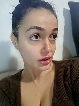 JadeLure online show from October 2025 02:04:01 PM