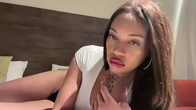 Snapshot of realrockybee1 chatting on October 2025 10:40:01 PM realrockybee1 online show from October 2025 10:40:01 PM