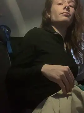 GoldenPussy1329 online show from May 2026 07:19:02 PM