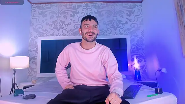 VynnyBlacke  online show from January 2026 03:12:02 AM