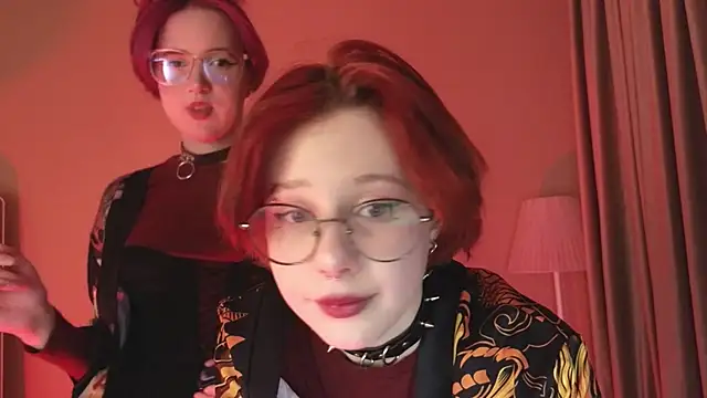 Snapshot of luna_son chatting on October 2025 10:18:02 PM luna son online show from October 2025 10:18:02 PM