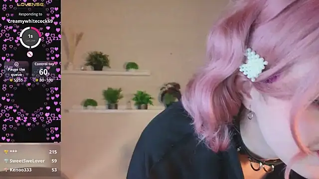 Snapshot of luna_son chatting on October 2025 02:01:02 AM luna son online show from October 2025 02:01:02 AM