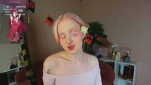 Snapshot of luna_son chatting on November 2025 09:50:02 PM luna son online show from November 2025 09:50:02 PM