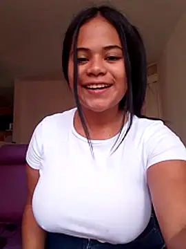 Antonela 19 online show from October 2025 03:07:01 PM