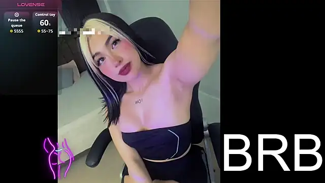 Maya Rivers online show from December 2025 04:32:01 AM