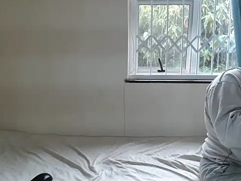 Snapshot of HornyBabe06 chatting on October 2025 05:07:02 AM HornyBabe06 online show from October 2025 05:07:02 AM