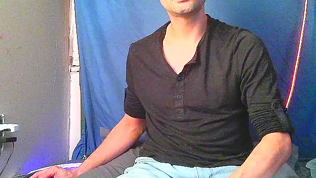 Snapshot of highinhtxx chatting on October 2025 05:23:02 PM highinhtxx online show from October 2025 05:23:02 PM