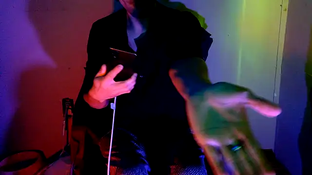 Snapshot of highinhtxx chatting on November 2025 02:37:02 PM highinhtxx online show from November 2025 02:37:02 PM